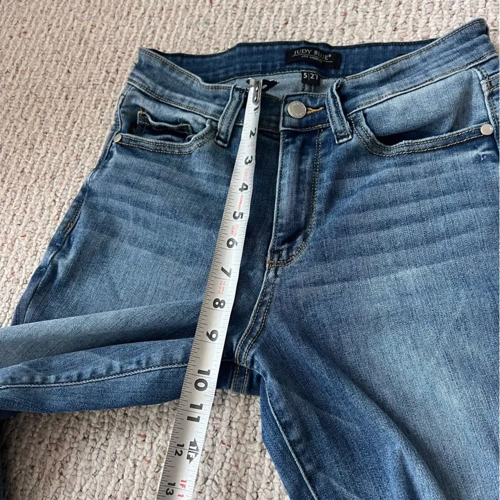 Judy Blue Medium Wash Slim Fit Jeans - Picture 4 of 9